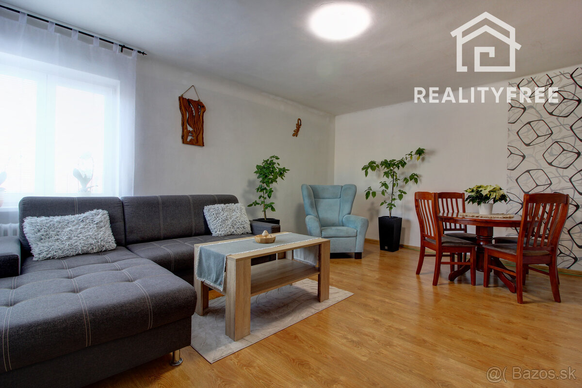 Na predaj 5-izbový rodinný dom s garážou na 954 m² pozemku - - 14