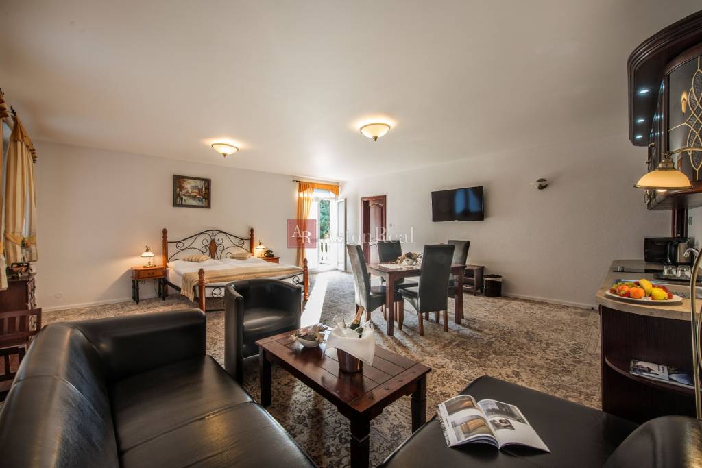 EXKLUZÍVNE - PREDAJ - HOTEL Liptovský Ján, 25 izieb, 7334 m2 - 14