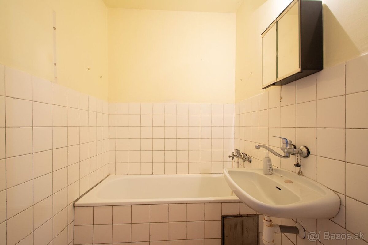 Na predaj 3-izbový byt s lodžiou v centre mesta Poprad - 14