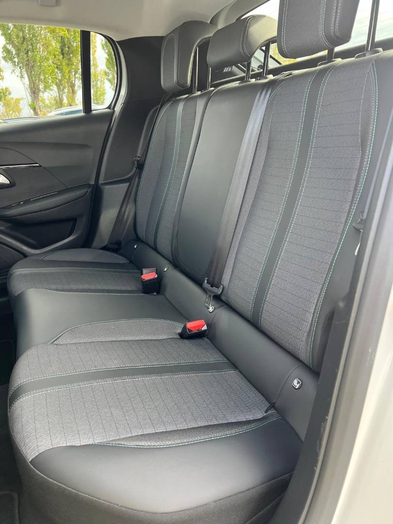 Peugeot 208 1.2 PureTech 100 Allure Pack EAT8 - 14