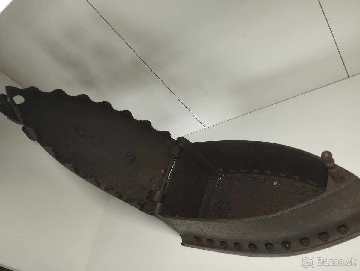 Atypická sběratelská žehlička DRAK s hvězdou - 14