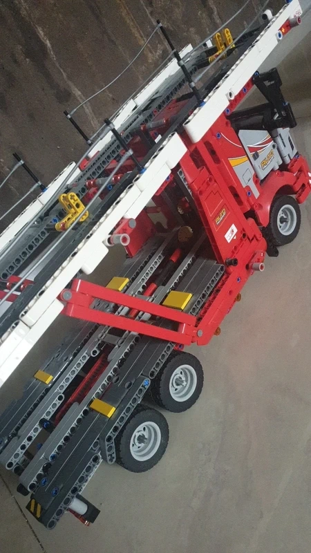 Technic lego 42098 + lego 42093 - stíhame do Vianoc - 14