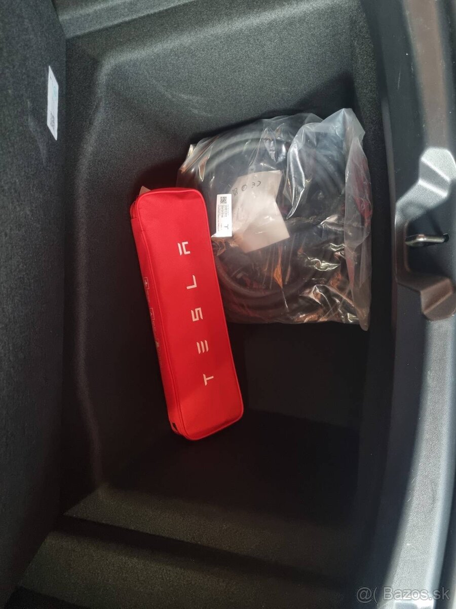 Tesla Model 3 Performance - 14