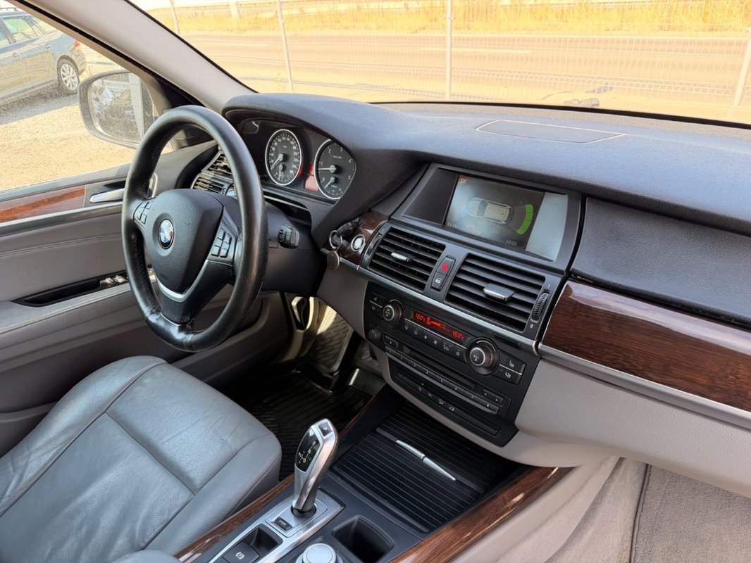 BMW X5 xDrive30d - 14