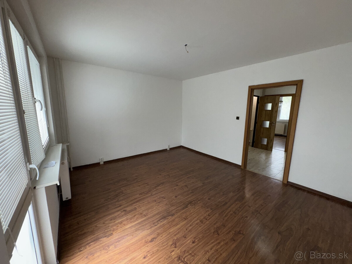 Na predaj 3-izbový byt po rekonštrukcii v atraktívnej lokal - 14