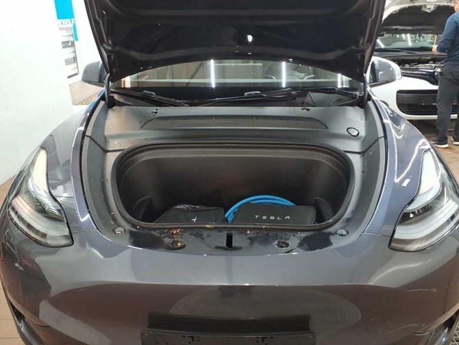 Tesla Model Y Long Range Dual Motor AWD 4x4 378 kw - 14