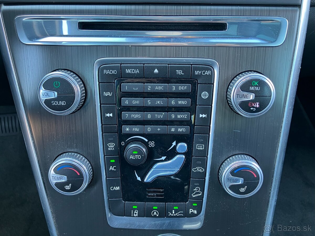 Volvo XC60 D4 2.4L Drive-E Inscription Geartronic AWD - 14