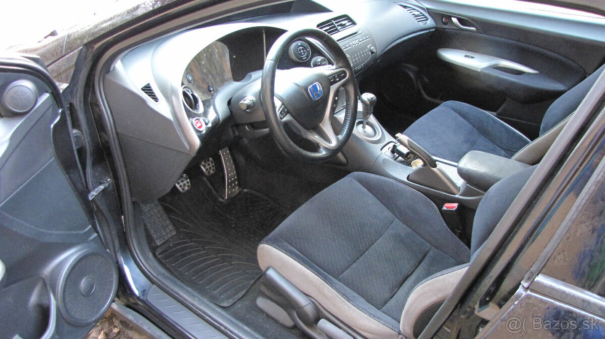 Honda civic 8g 103kW r.v. 2007 - 14