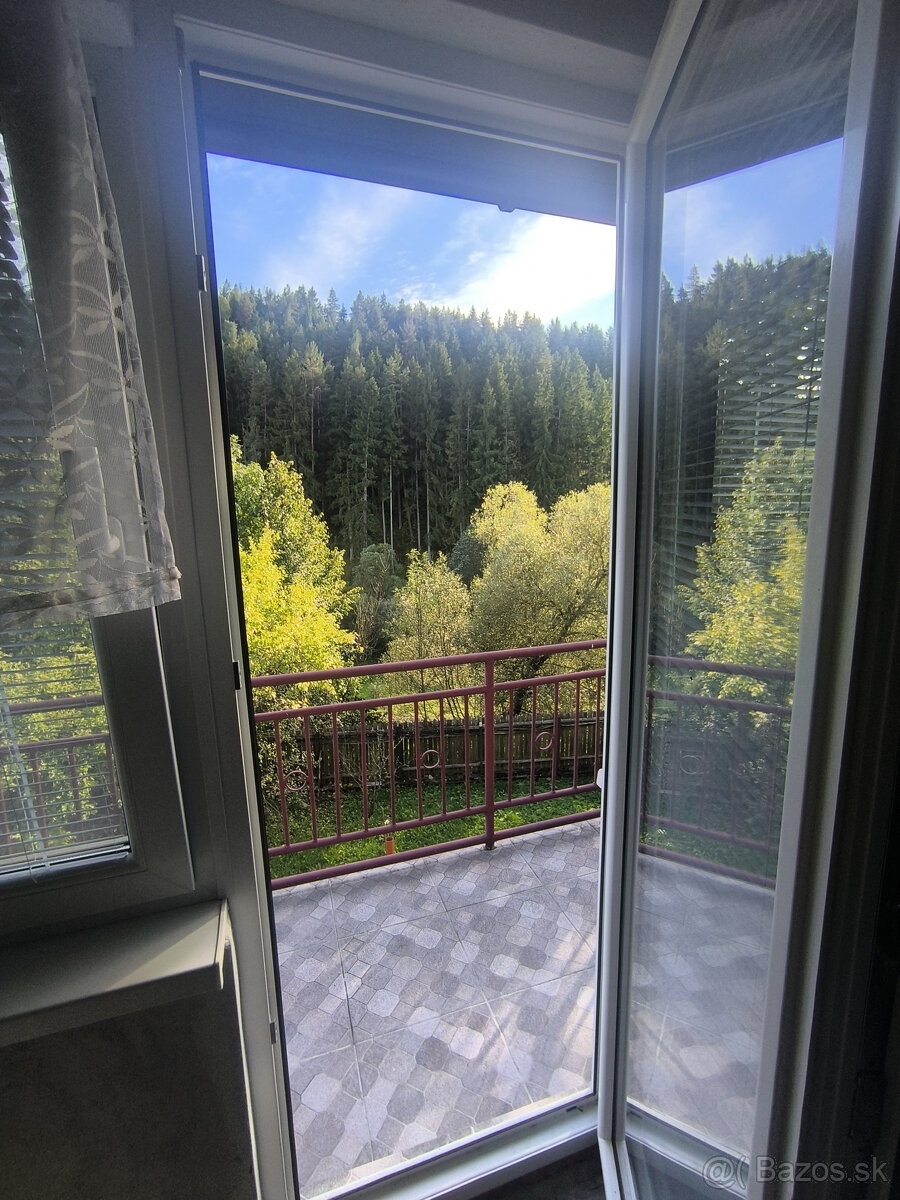 - R E Z E R V O V A N É - DOM CHALUPA V TICHEJ BOČNEJ ULICI - 14