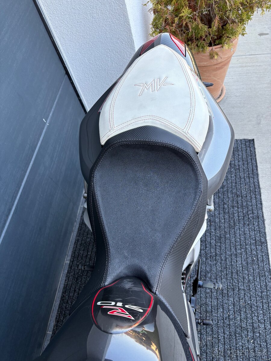 MV Agusta Brutale 910R - 14