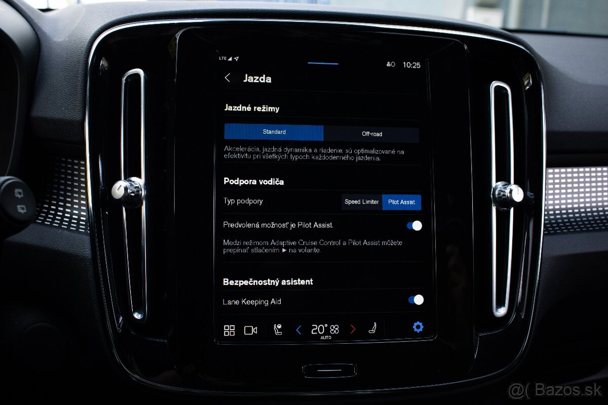 XC40 P8 Twin motor AWD, El. ťažné, Harman, Asistenti,91% SOH - 14