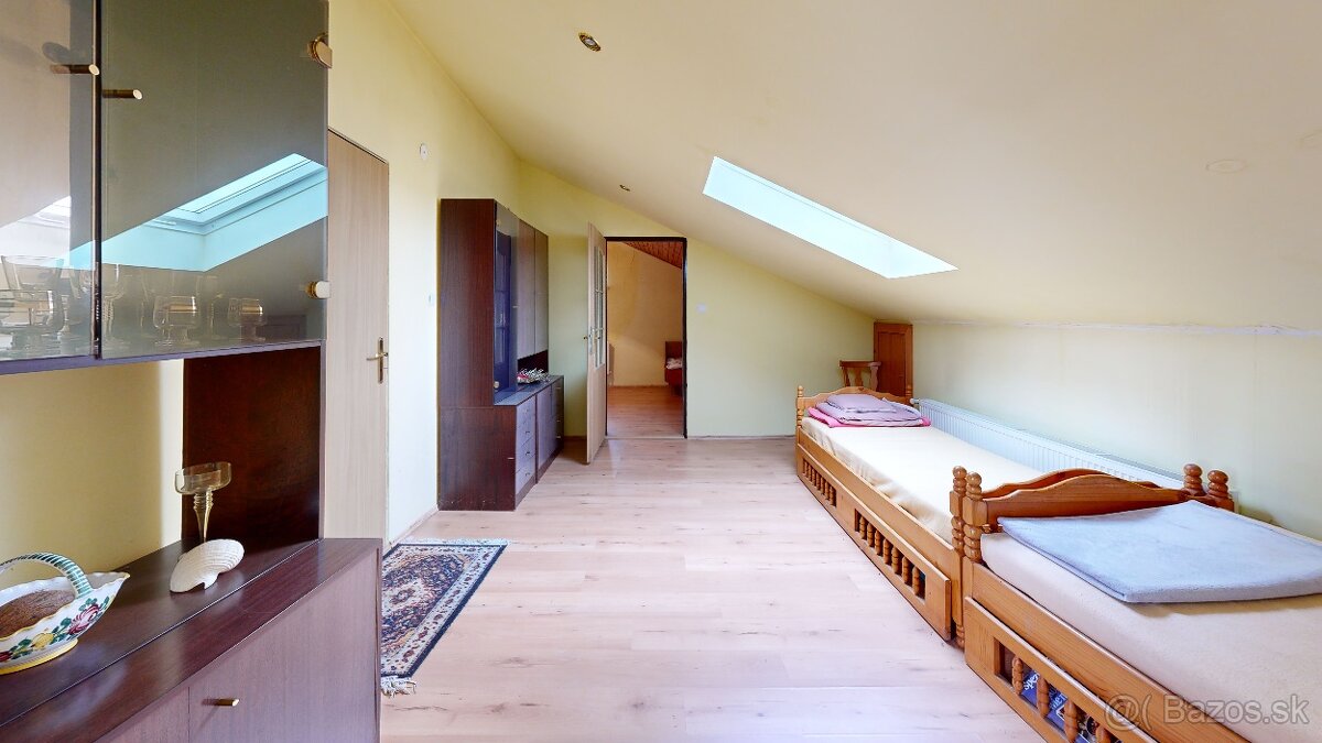 Na predaj veľký 3 podlažný dom Šulekovo, pozemok 524m2 - 14