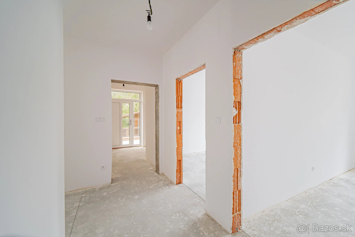 SPEKTRUM REALITY Vám ponúka na PREDAJ Novostavbu- 4-izbový r - 14