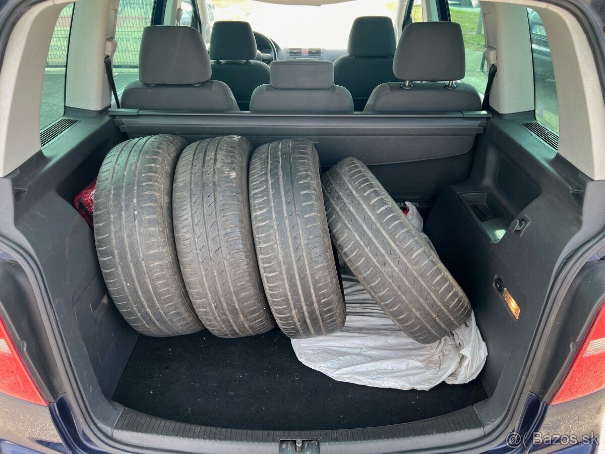 VW Touran 1.9 TDI diesel, 77kW, MT/6, rok:05.2006. - 14