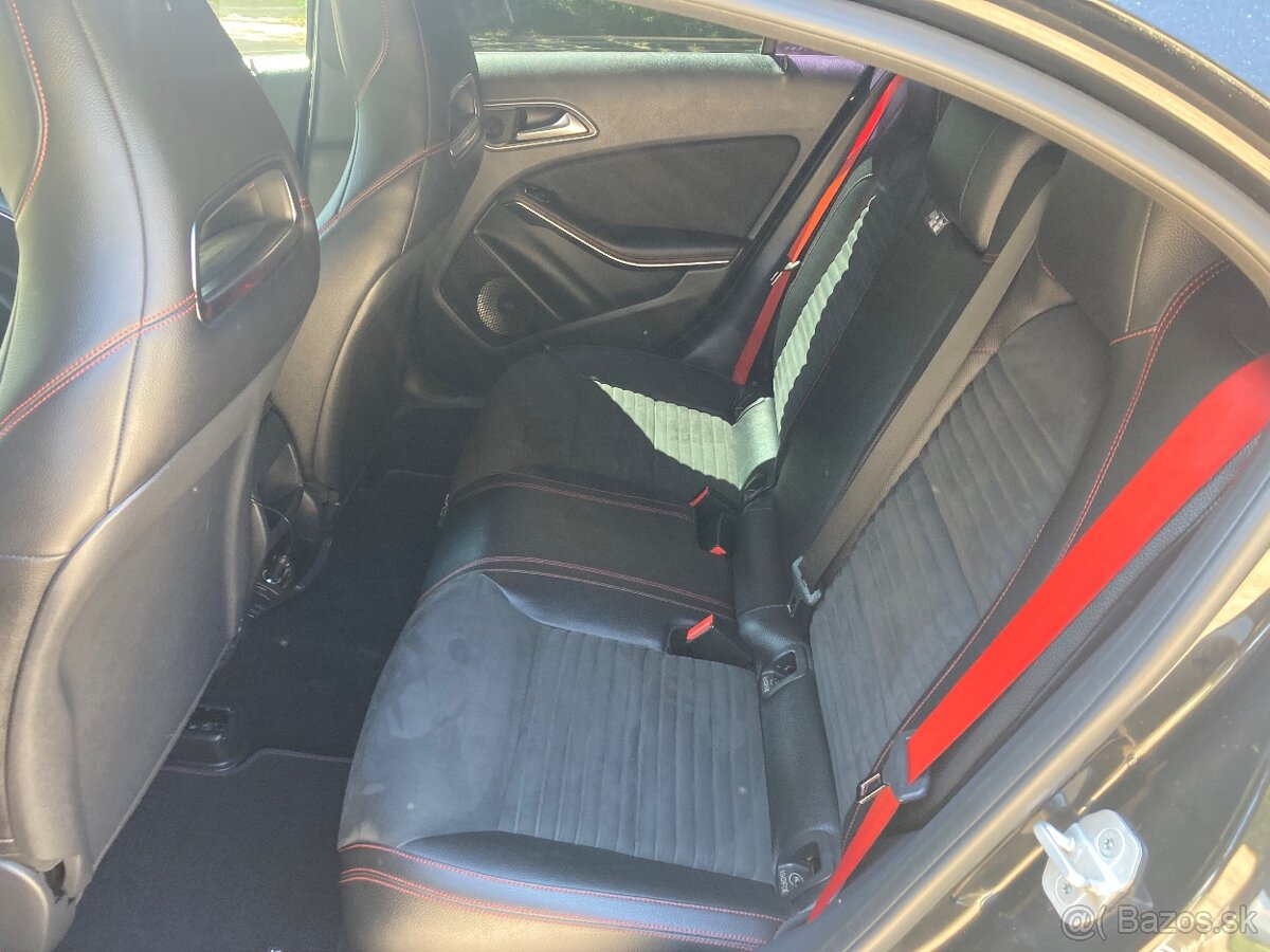 Mercedes A 45AMG - 14