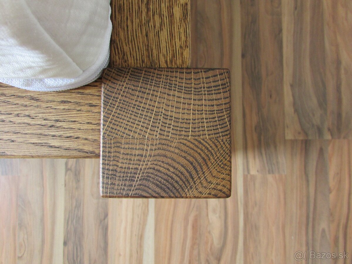 Luxusná dubová postel Klára + zdarma 2 masívne stolíky - 14