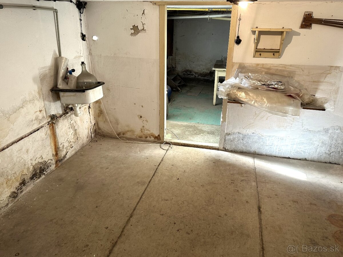 Na predaj dom s veľkým pozemkom 1216m2 Ivanka pri Dunaji - 14