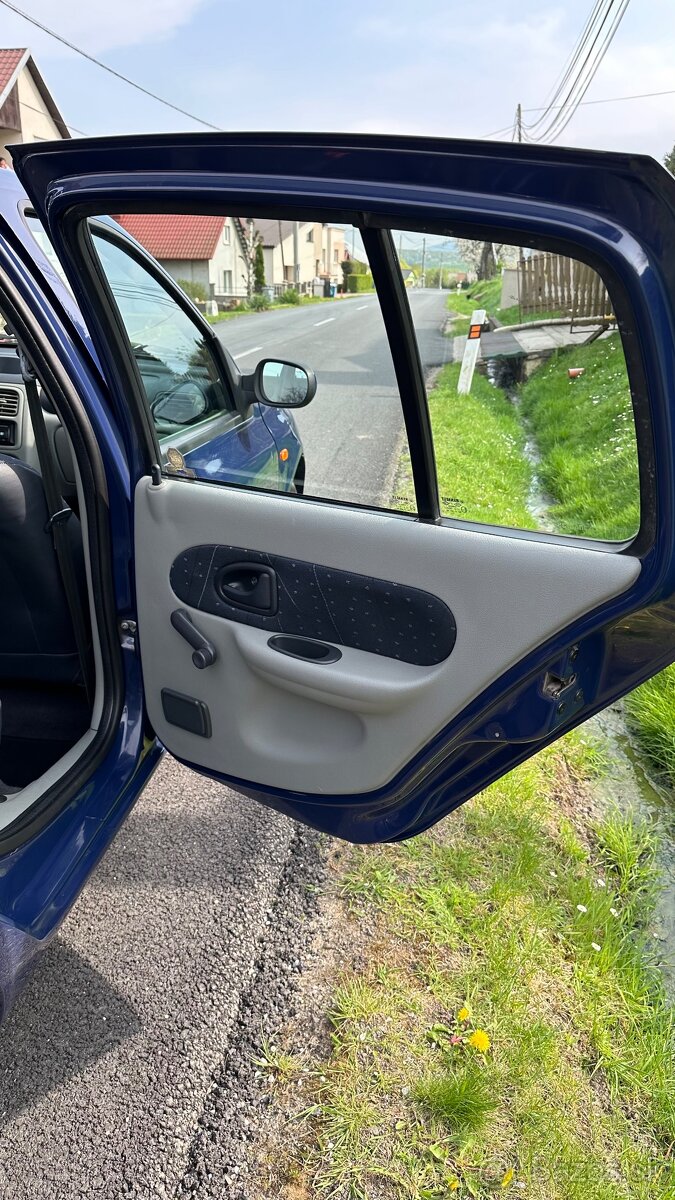 Renault Thália 1.4 - 14