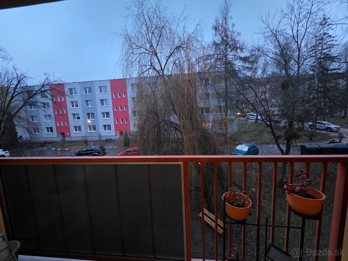 3 izbový byt s balkónom Budovateľská - 14