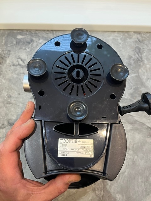 Odšťavovač Bosch MES3500 - 14