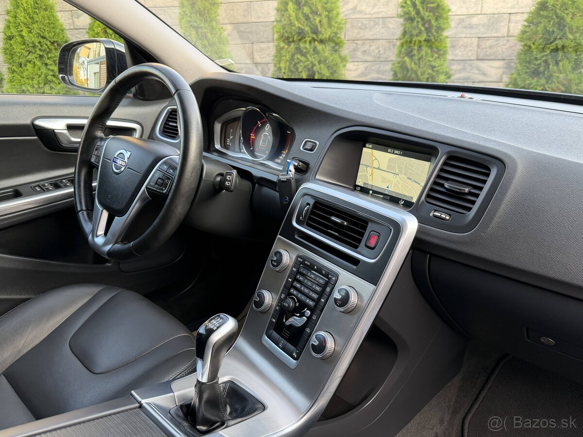 Volvo V60 2.0d 110kw D3 2017 Cross Country - 14