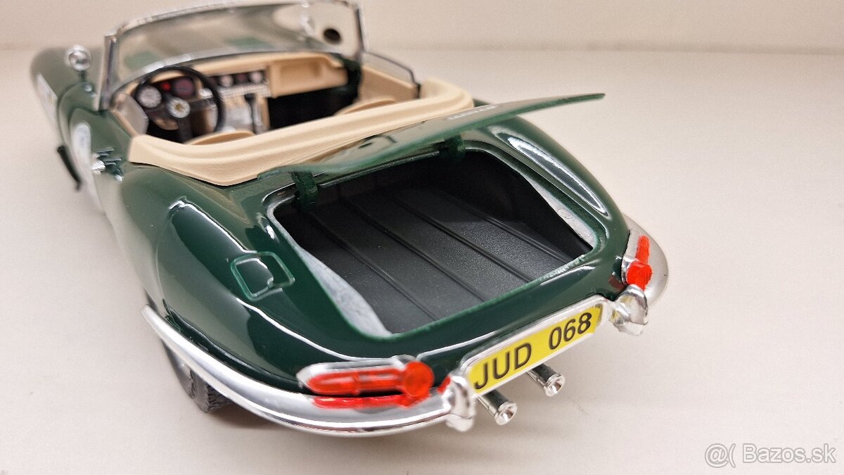 1:18 JAGUAR E CABRIO No. 146 - 14