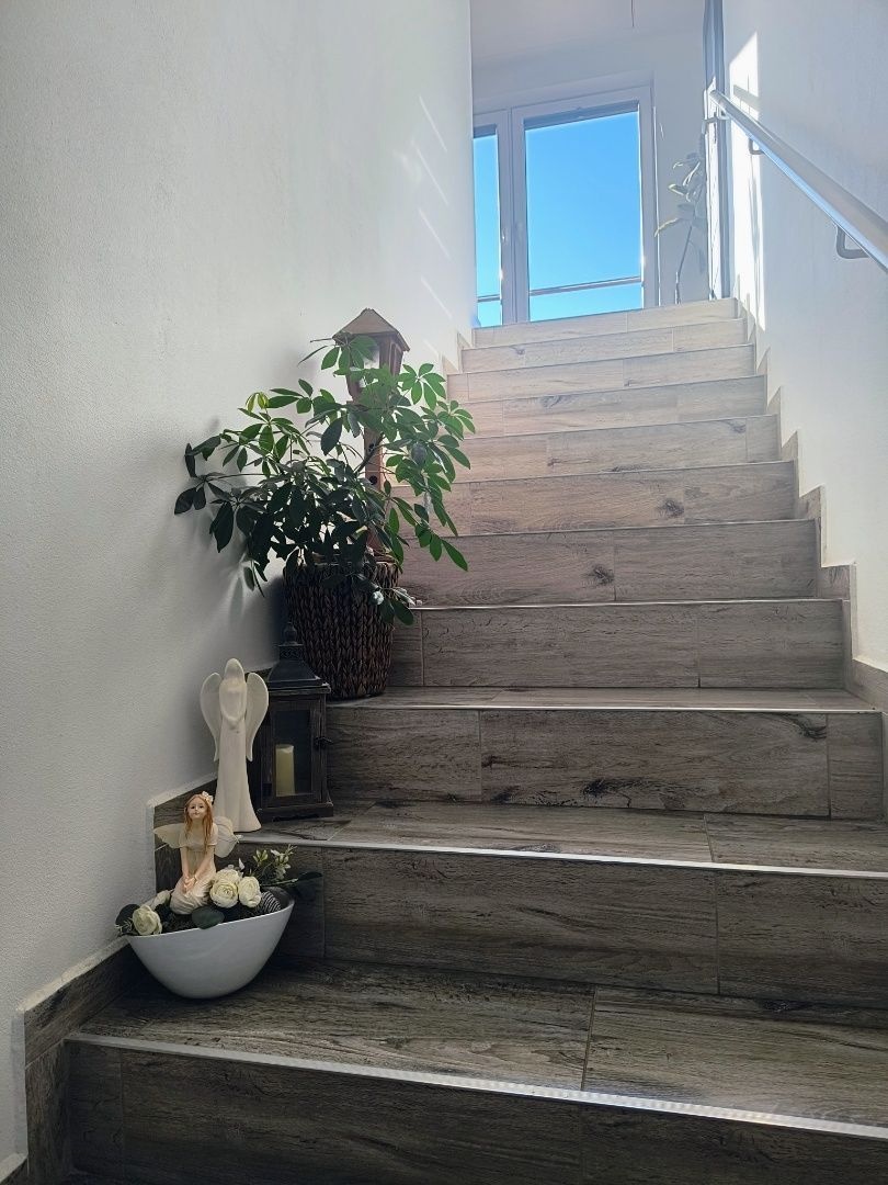 Dom s bazénom v centre - 14