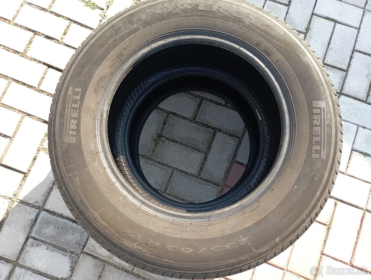 235/65/17 Pirelli letné pneu 4ks - 14