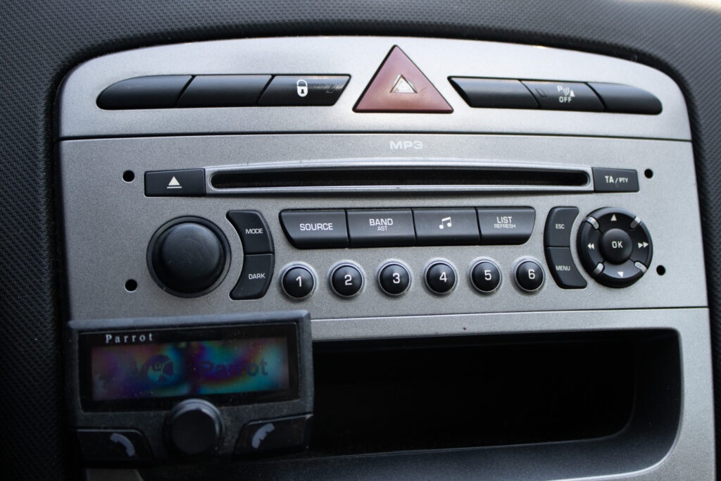 Peugeot 308 SW 1.6 HDi (2008) - 14