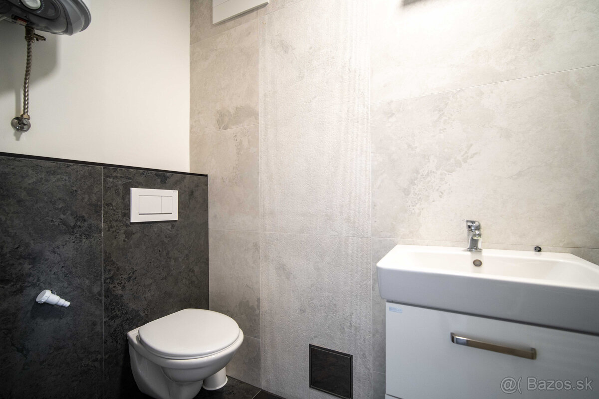 Pekný dvojpodlažný RD v Modranke so samostatnou bytovou jedn - 14