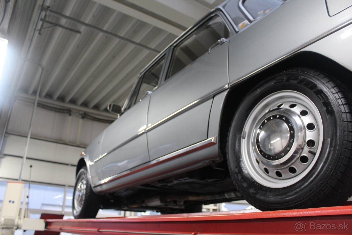 Alfa Romeo Giulia 1600 S 1968 - 14