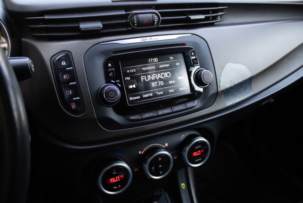 Alfa Romeo Giulietta (2015) - 14