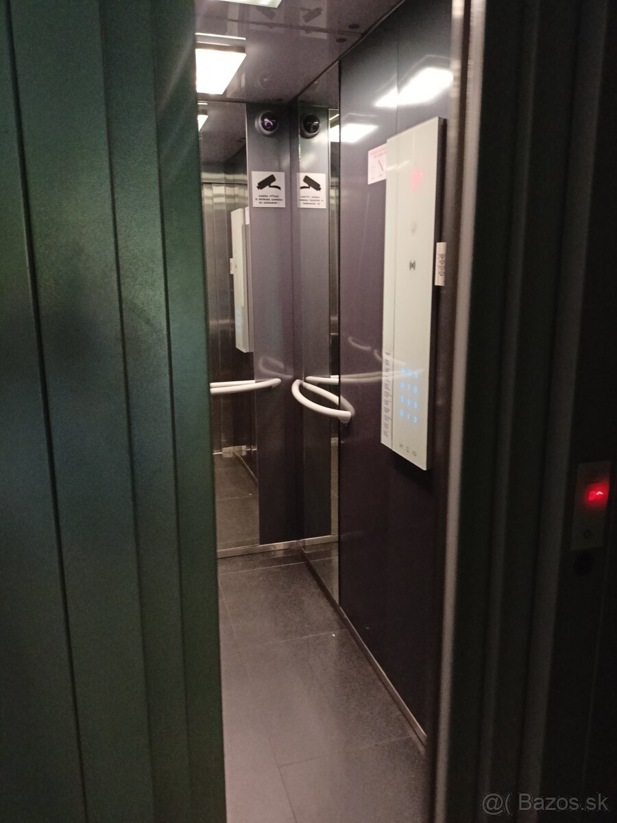 Velky 1i byt 42m2 balkon - 14