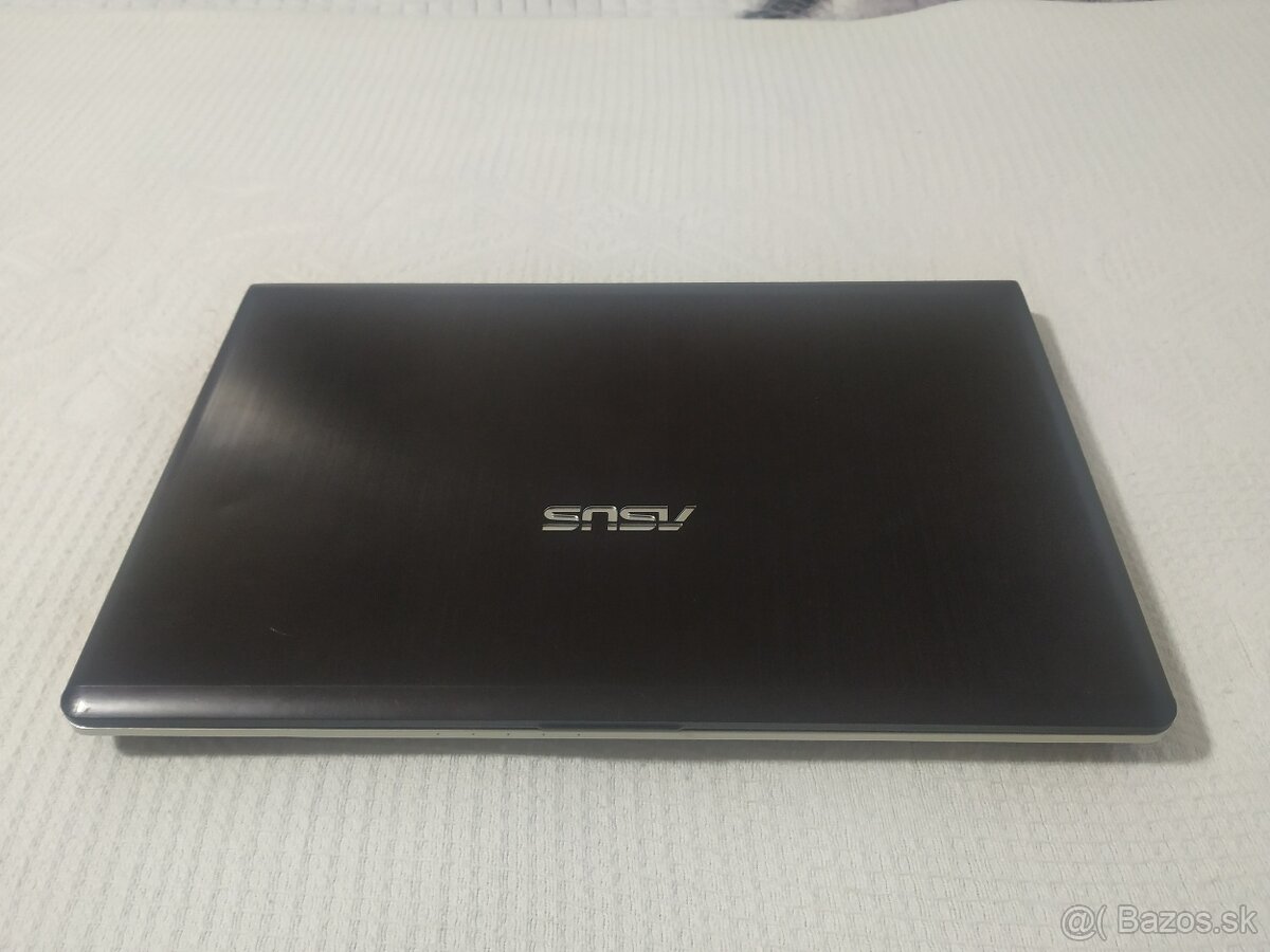 Asus. Intel i7. SSD 256 GB. 16GB.nVidia 8GB. Nová baterka. - 14