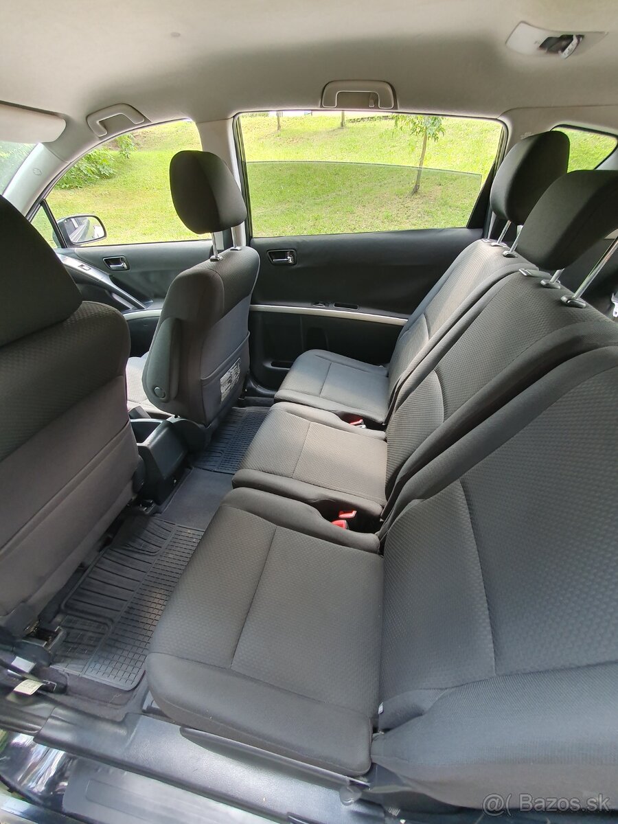 Toyota Corolla Verso 2.2 D-4D, 100 kW, 7-miestne - 14