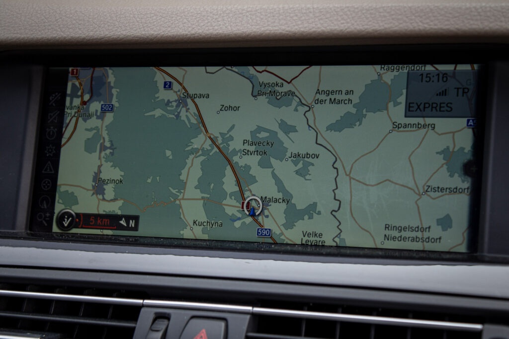 BMW 530d Touring xDrive 190kW AT/8 - 14