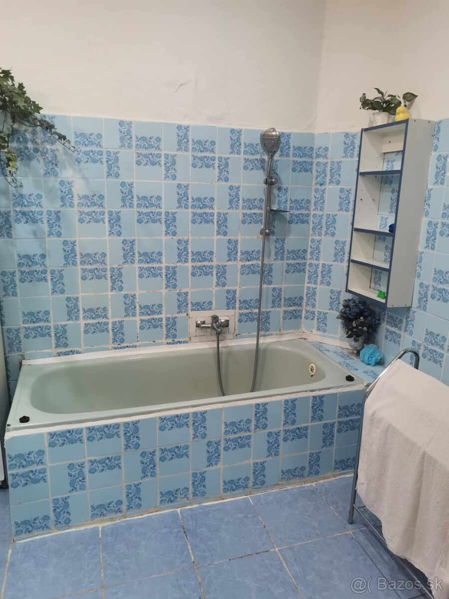 RD v Lučenci na bývanie či podnikanie - 14