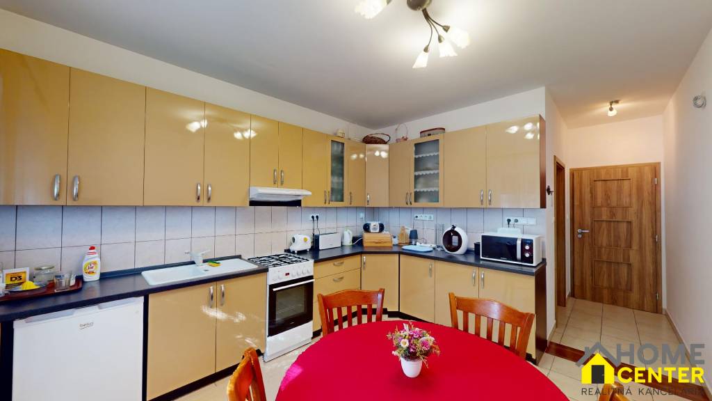 NOVÁ CENA PREDAJ VEĽKÝ 8 IZBOVÝ RODINNÝ DOM V CENTRE MESTA, - 14