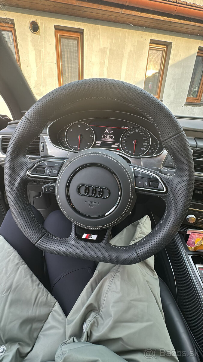 VOLANT AUDI KOŽENÝ PERFOROVANY CIERNE SITIE ZKOSENY - 14