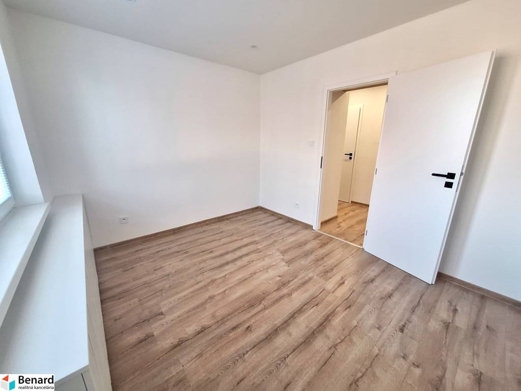 NOVOZREKONŠTRUOVANÝ 3 IZBOVÝ BYT,PREŠOV,UL.VOLGOGRADSKÁ - 14