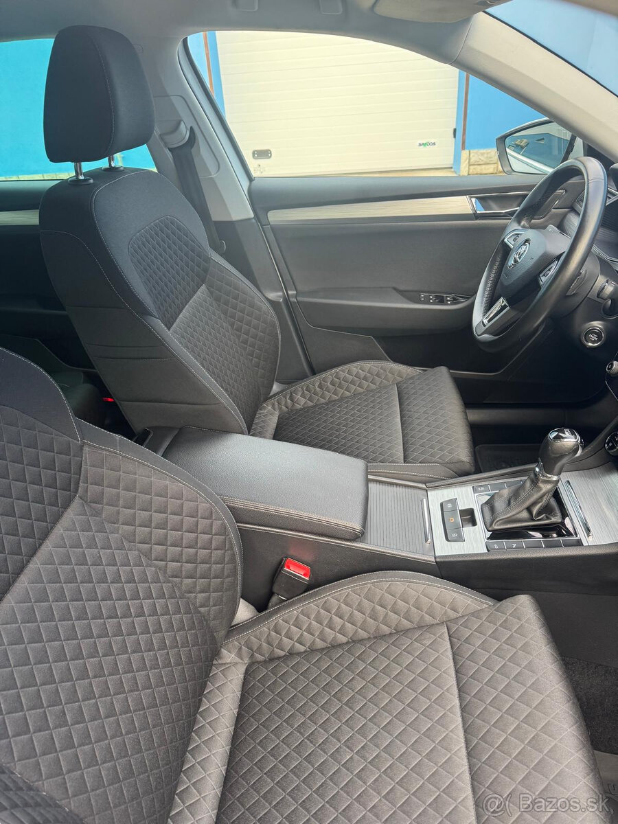 Škoda Superb Combi 2.0TDI 110kW DSG 7A ACC LED 2021 - 14