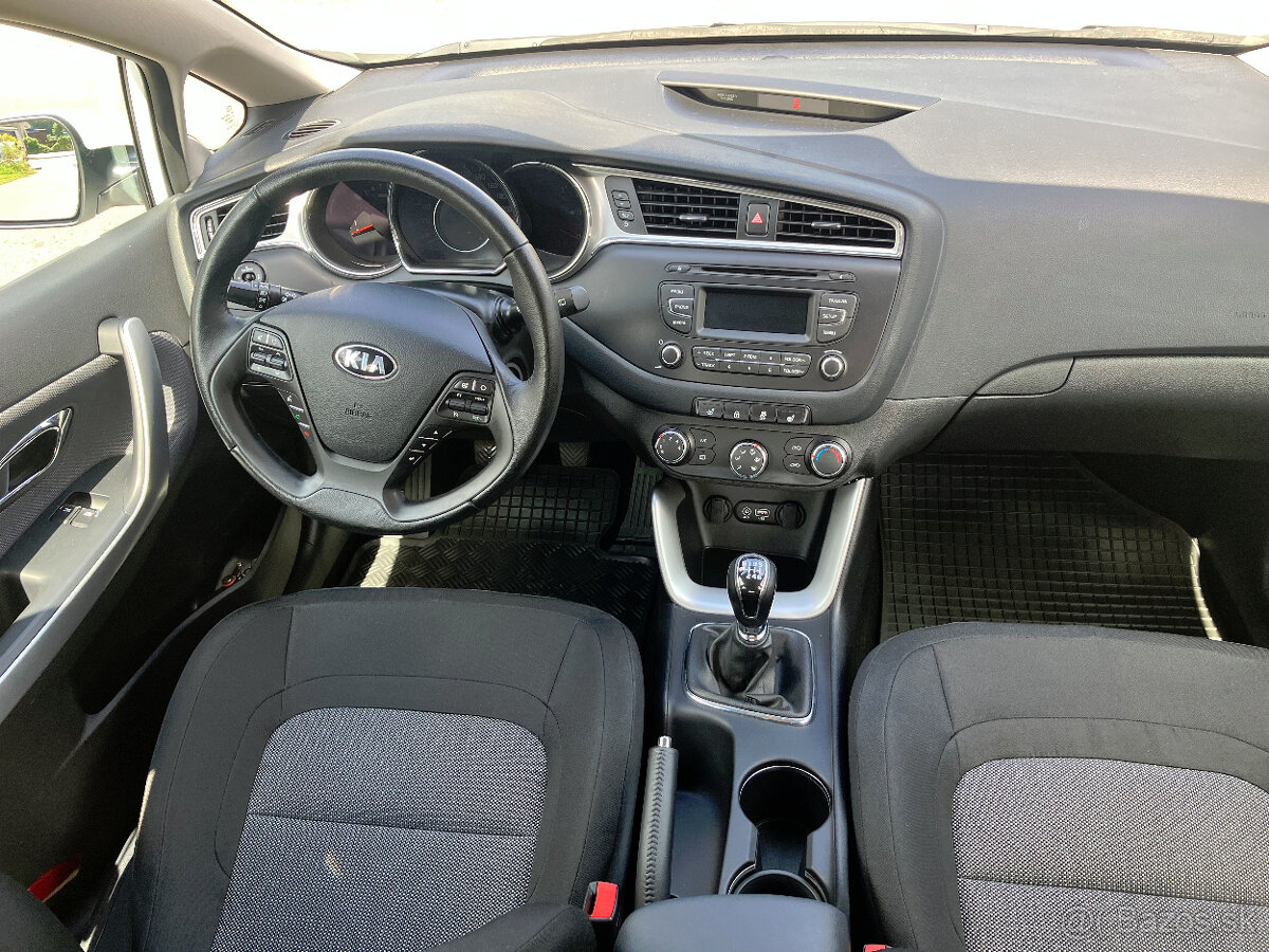 Kia Ceed 1.4 benzín 74 kW, 1.majiteľ, 24.000 km - 14
