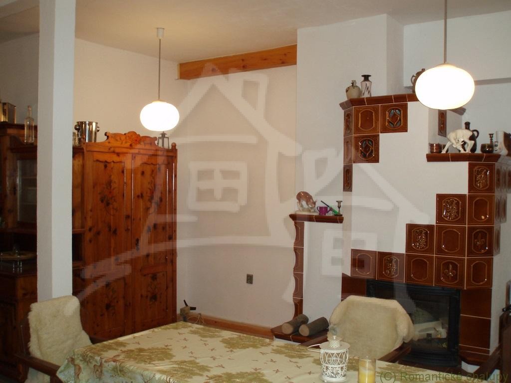 Štýlovo prerobený dom na bývanie a budova na podnikanie - 14