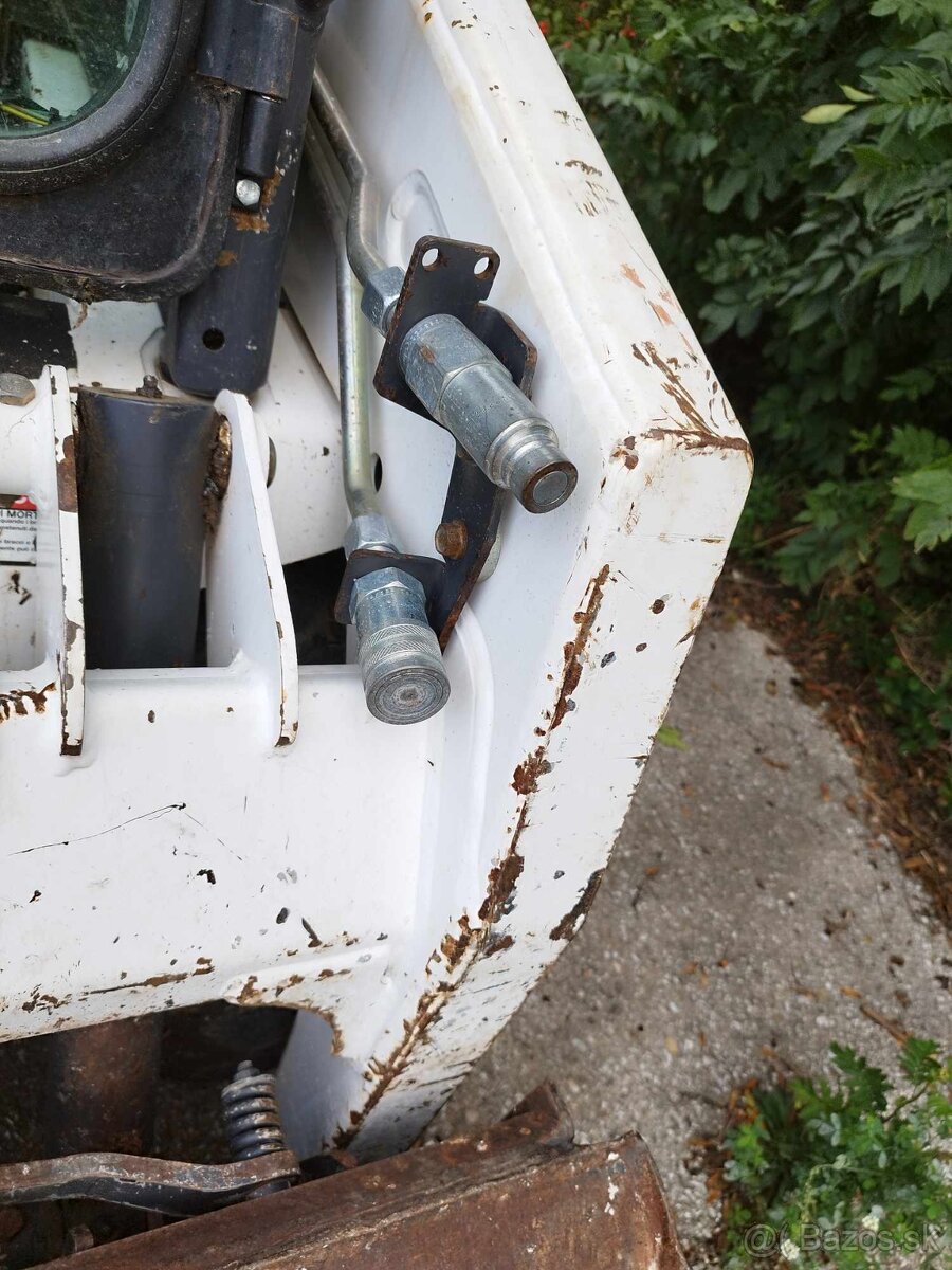 Šmykový nakladač Bobcat S100, TP. - 14