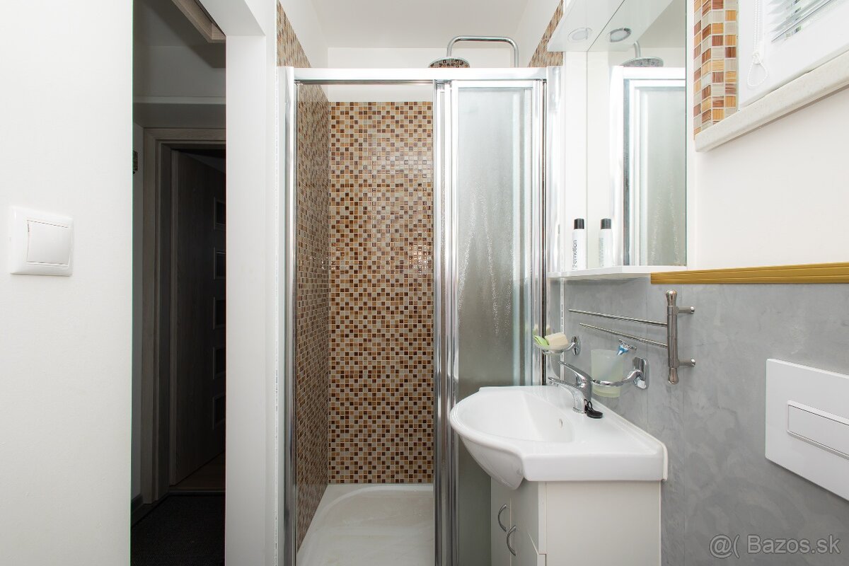 Záhrada 2253 m2 v Čunove s obytným domčekom - 14