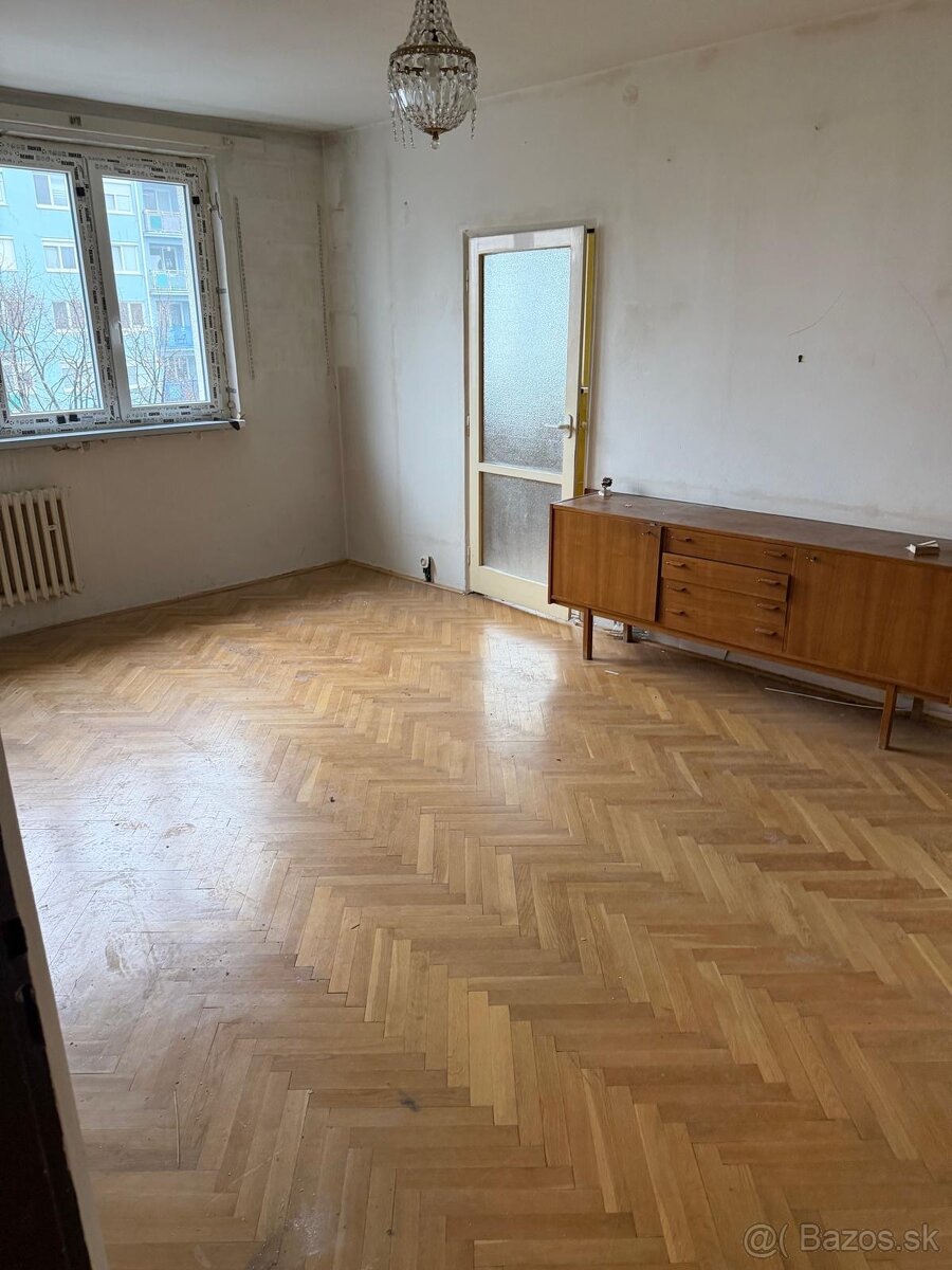 3 izb. byt, Muškátova ul. - 14