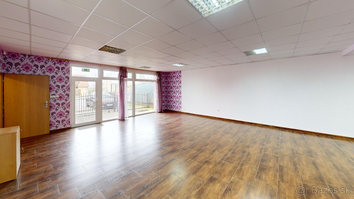 Rodinný dom vhodný na podnikanie s výbornou polohou - 14