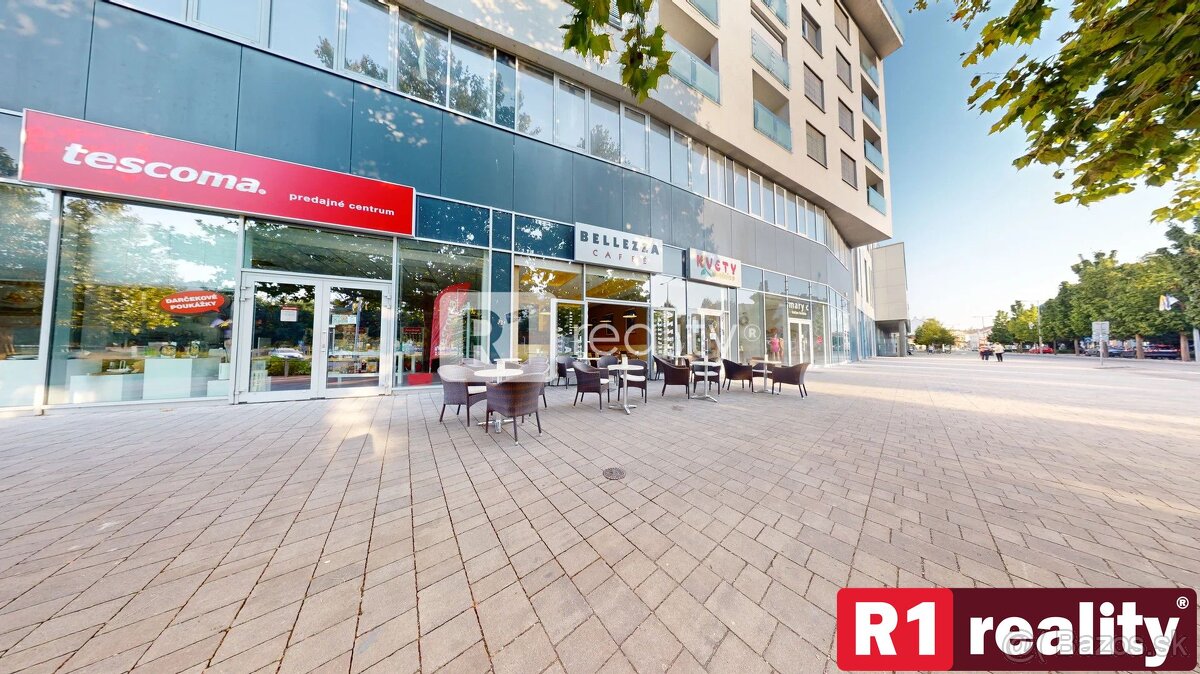 Jedinečný obchodný priestor v centre kúpeľného mesta Piešťan - 14