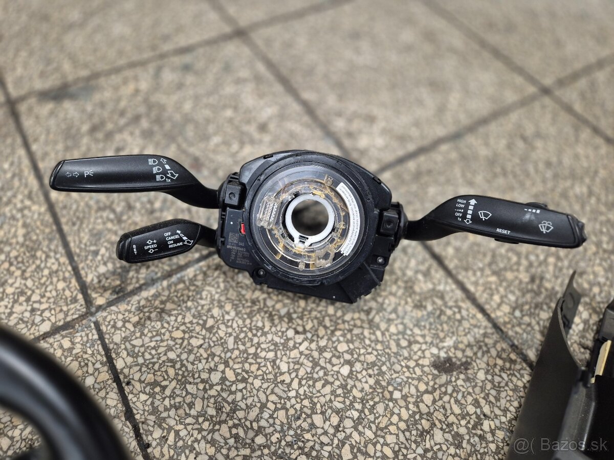 Predám trojramenny volant S-line pre Audi - VÝBORNÝ STAV - - 14