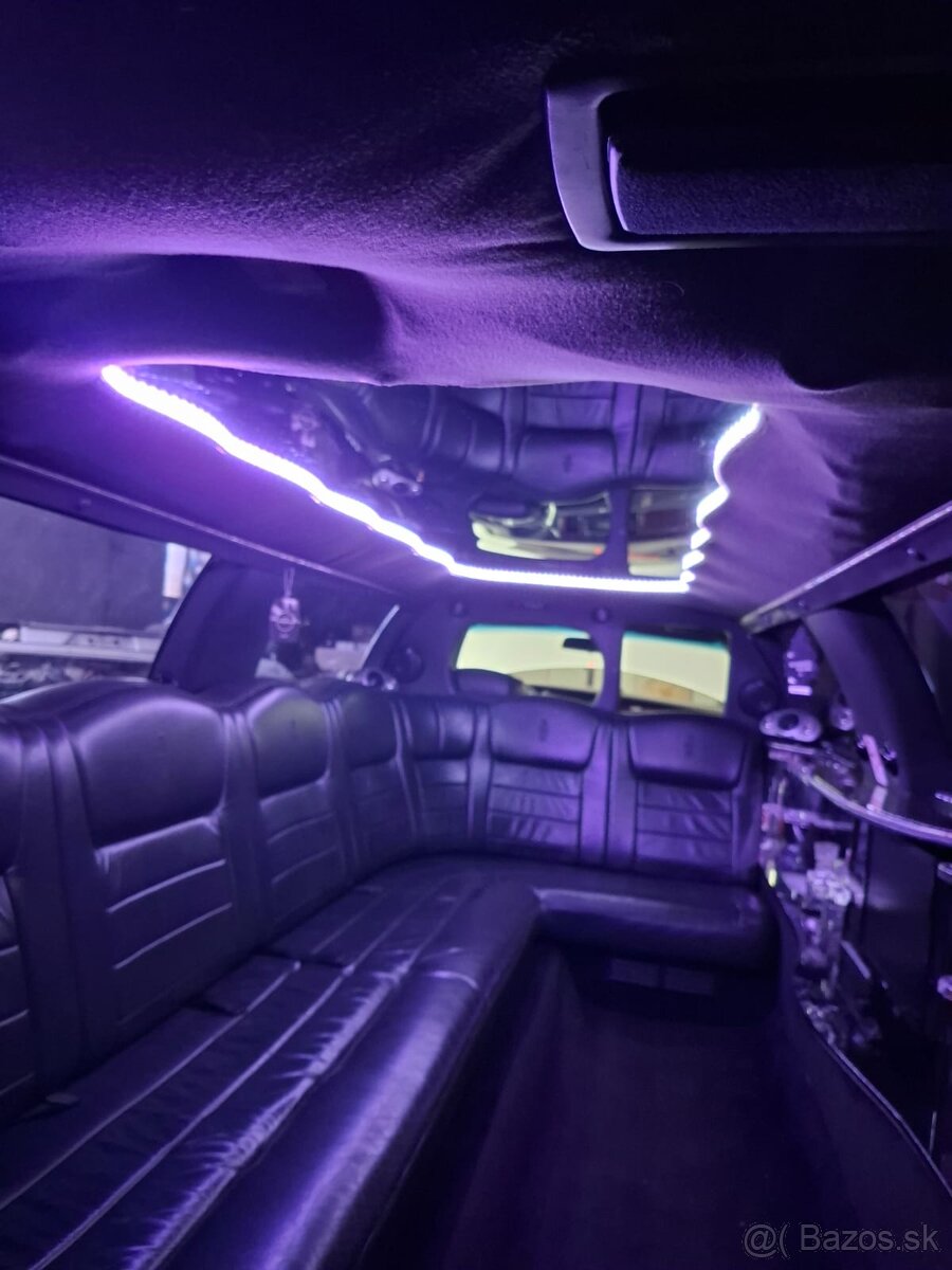 Limousine lincoln town car - 14